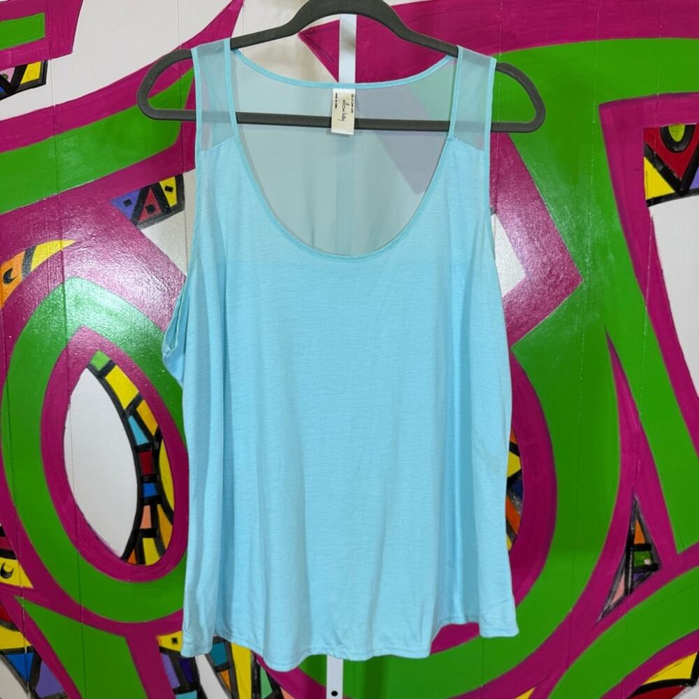 Willow Bay, Light Blue Sleeveless Women's Top Sheer Details. Size 2X.